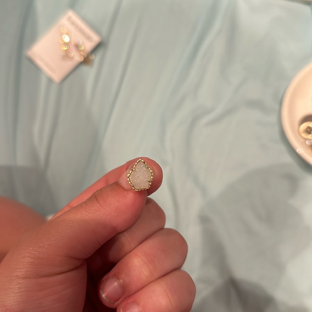 Kendra scott earrings